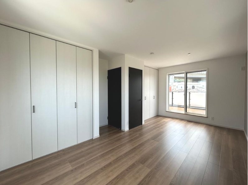 将来2部屋にすることができる4.7帖と4.7帖の洋室 東倉治4丁目限定1邸新築分譲住宅 その他