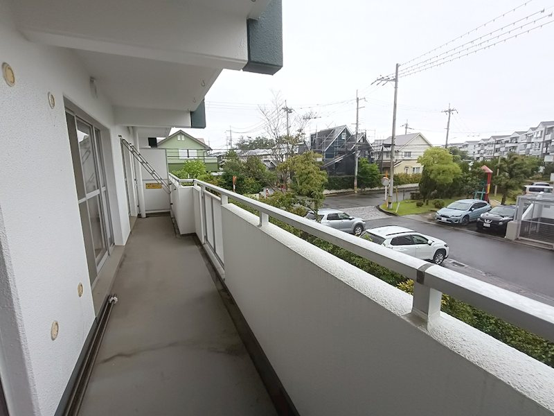 洗濯物が良く乾く南向きバルコニー 高槻阿武山二番街205号棟 その他