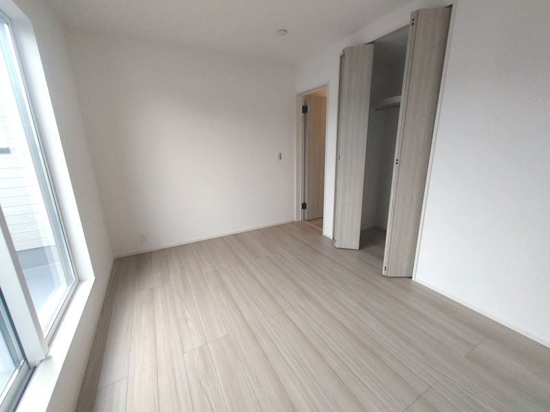 バルコニーに面した洋室6帖 主寝室にいかがですか 渚元町限定1邸新築分譲住宅 その他
