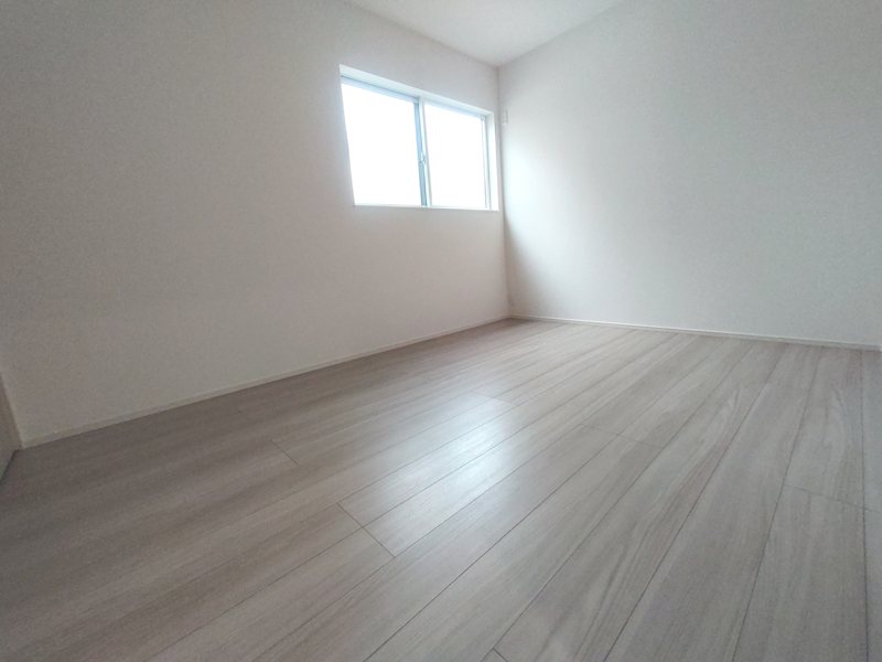 収納充実洋室6帖。お子様部屋、書斎、ご趣味の部屋にいかがですか 渚元町限定1邸新築分譲住宅 その他