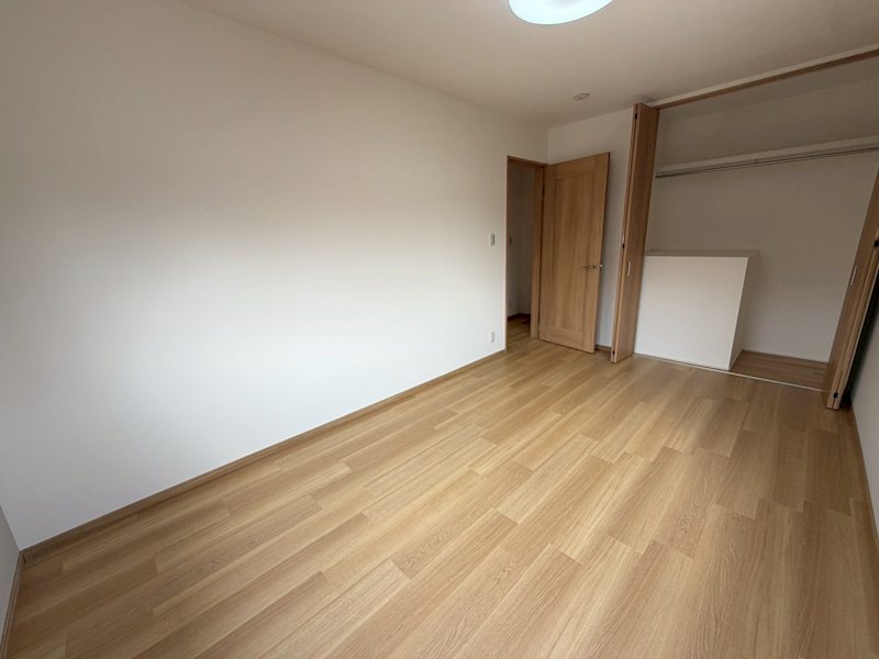 洋室7.5帖 ゆとりのあるお部屋 長尾元町7丁目一戸建再生既存住宅 その他