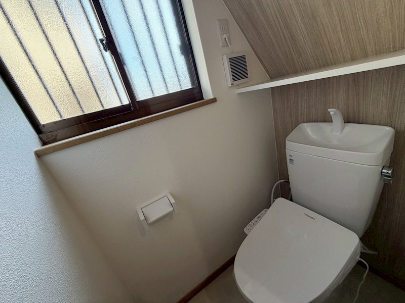 トイレ新調 長尾元町7丁目一戸建再生既存住宅 その他