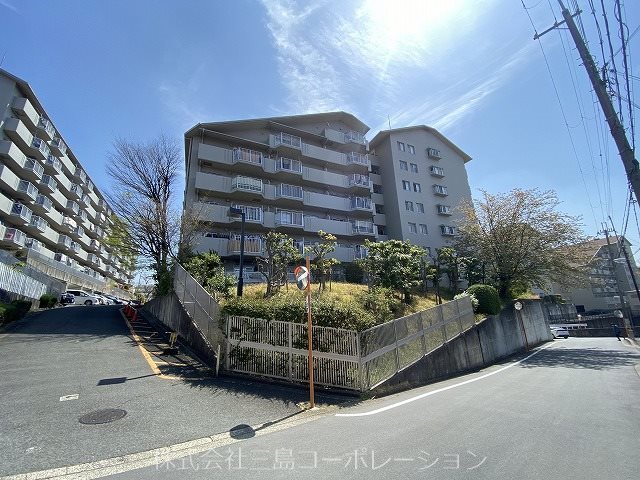 藤和コアティ高槻ハイタウンコアB棟 外観写真
