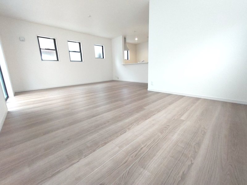 南、東、西側から採光のある19.8帖の明るいLDK 東香里元町LiveleGardenS全2棟新築分譲住宅地内1号棟 その他