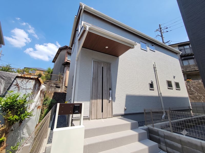 東香里元町LiveleGardenS全2棟新築分譲住宅地内2号棟 外観写真