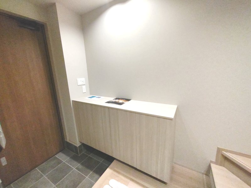 開放的な玄関ホール 宮之阪3丁目2区画新築分譲住宅1号棟 その他