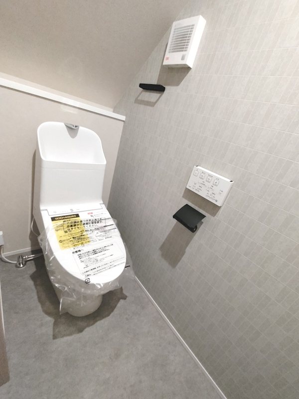 1階トイレ。温水洗浄暖房便座 宮之阪3丁目2区画新築分譲住宅1号棟 その他
