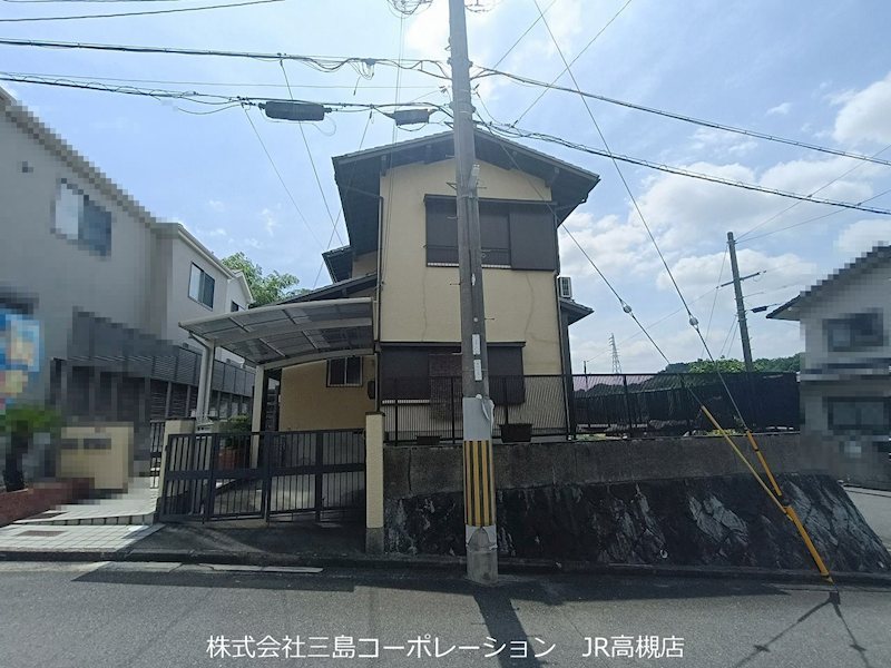 高槻市日吉台六番町　中古一戸建 現地写真（前面道路含む現地写真）