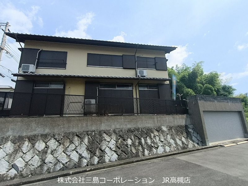 高槻市日吉台六番町　中古一戸建 現地写真（前面道路含む現地写真）