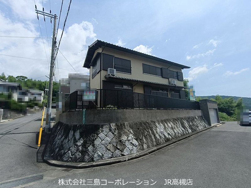 高槻市日吉台六番町　中古一戸建 現地写真（前面道路含む現地写真）
