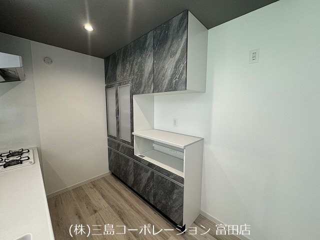 施工例・システムキッチン(食器洗い乾燥機付) 高槻市柱本6丁目 新築一戸建 その他