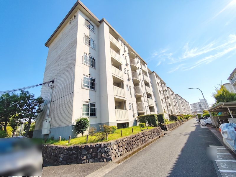 藤阪ハイツD6号棟 外観写真
