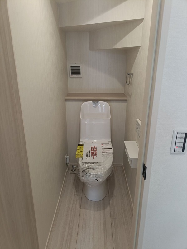摂津市浜町　新築一戸建 内観写真（トイレ）