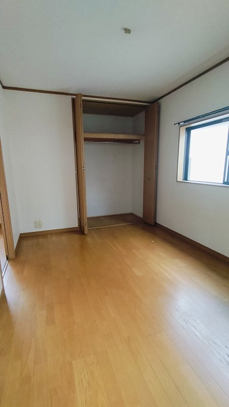 枚方市香里ケ丘10丁目　中古一戸建 内観写真（リビング以外の居室）