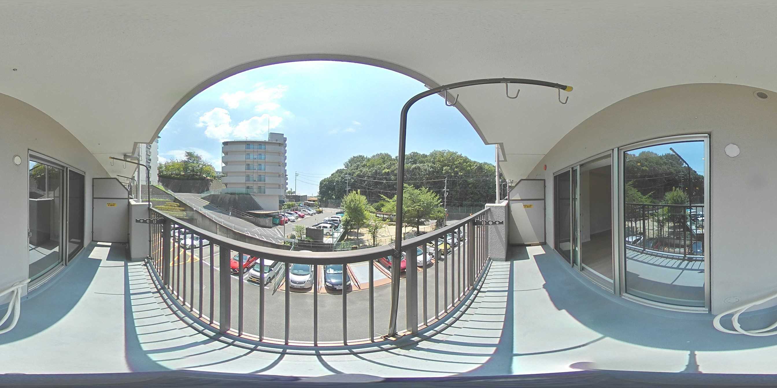 朝日プラザ香里菊ケ丘 現地写真（バルコニー）