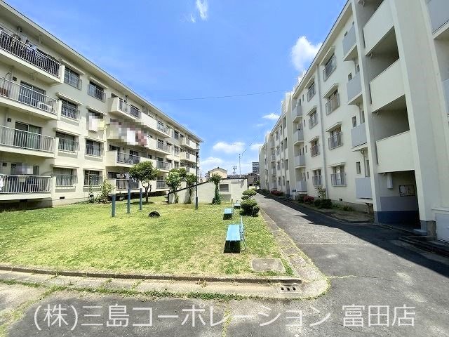 敷地内に遊び場あり! 翠が丘団地2号棟 その他