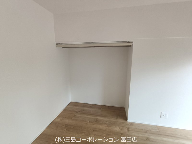 摂津マンションB棟  内観写真（収納）