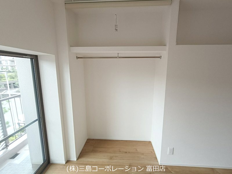 摂津マンションB棟  内観写真（収納）