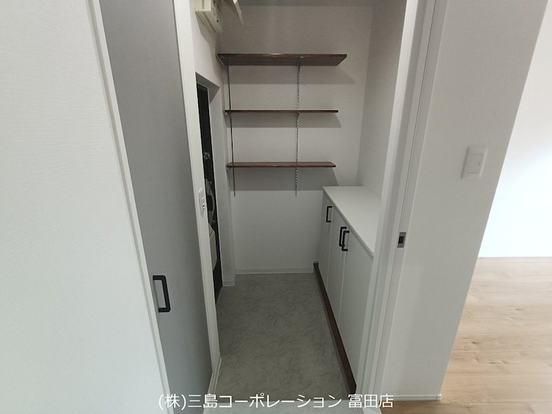 摂津マンションB棟  内観写真（収納）