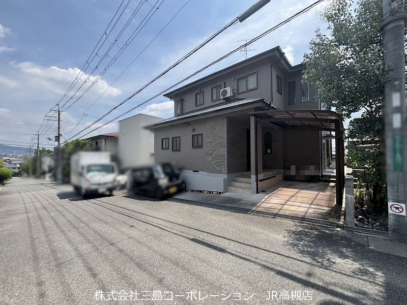 高槻市松が丘2丁目　中古一戸建 現地写真（前面道路含む現地写真）