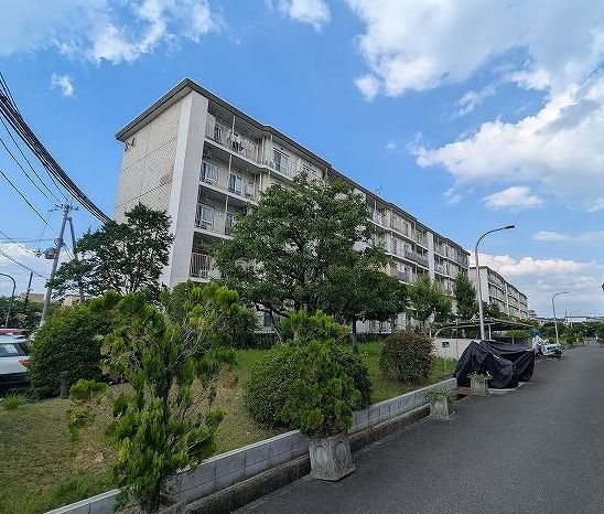 藤阪ハイツD4号棟 外観写真