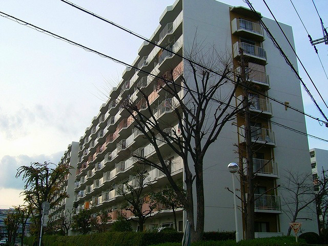 東奈良高層住宅F棟 外観写真