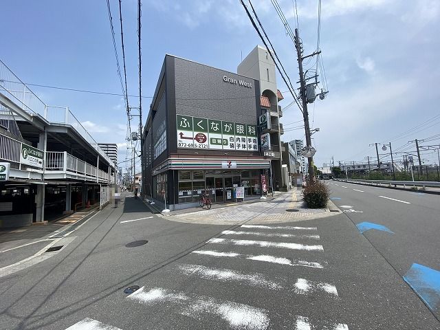 グランドセレクト桜ヶ丘南町　B号地 コンビニ
