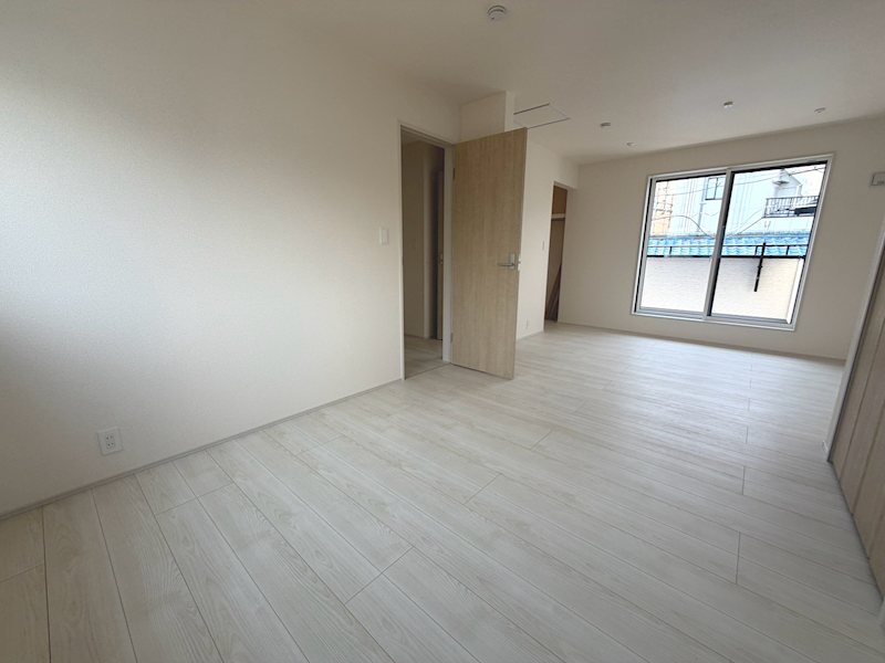将来2部屋にすることができる洋室6帖と5.25帖 山之上2丁目全3棟新築分譲地内1号棟 その他
