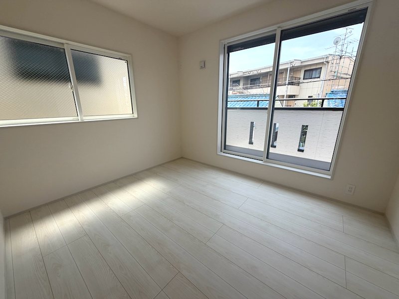 バルコニーに面した洋室5.25帖 お子様のお部屋にいかがでしょうか 山之上2丁目全3棟新築分譲地内1号棟 その他