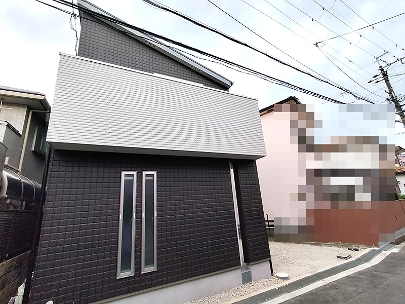外壁は、旭化成ヘーベルパワーボード「グランロック」 SUMIKA中総持寺町 新築一戸建 その他