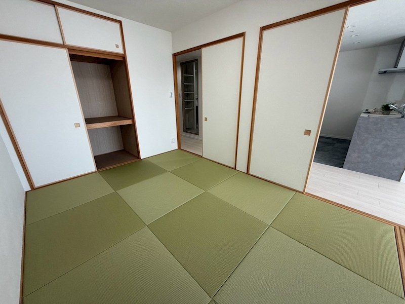 リビング横和室6帖 なにかと便利な畳空間 リバティパーク枚方C棟 その他