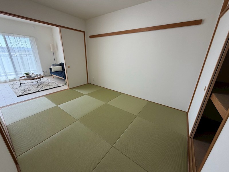 リビング横和室6帖 なにかと便利な畳空間 リバティパーク枚方C棟 その他