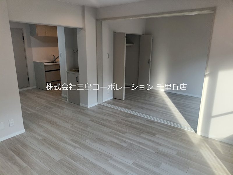 メゾン千里丘T棟  内観写真（リビング）