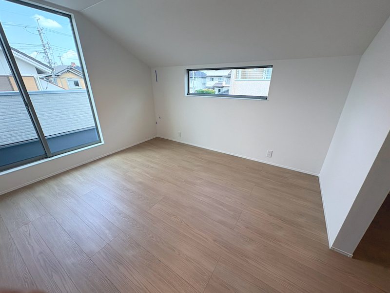 西向きバルコニーに面した2.6帖WIC付洋室7帖 東香里2丁目CASA2区画新築分譲2号棟 その他