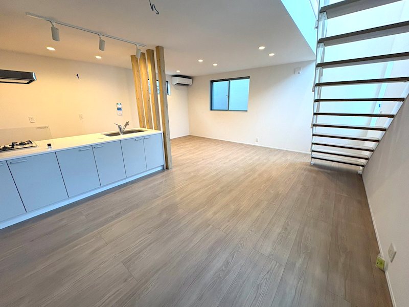 明るい光が入るLDK21.1帖 東香里2丁目CASA2区画新築分譲2号棟 その他