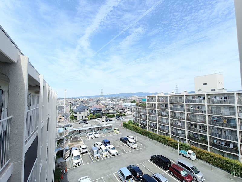 さんくれーる高槻二棟  共用部写真（駐車場）