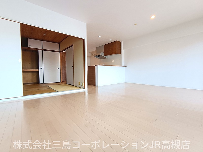 ■LDK(約18帖)/家族がのびのびとくつろげる解放感のあるLDK コープ野村高槻A棟 その他