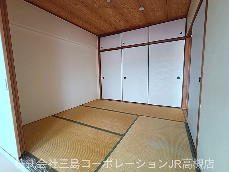 ■和室(約4.5帖)/客間やキッズスペースとしても重宝する4.5帖の和室。 コープ野村高槻A棟 その他