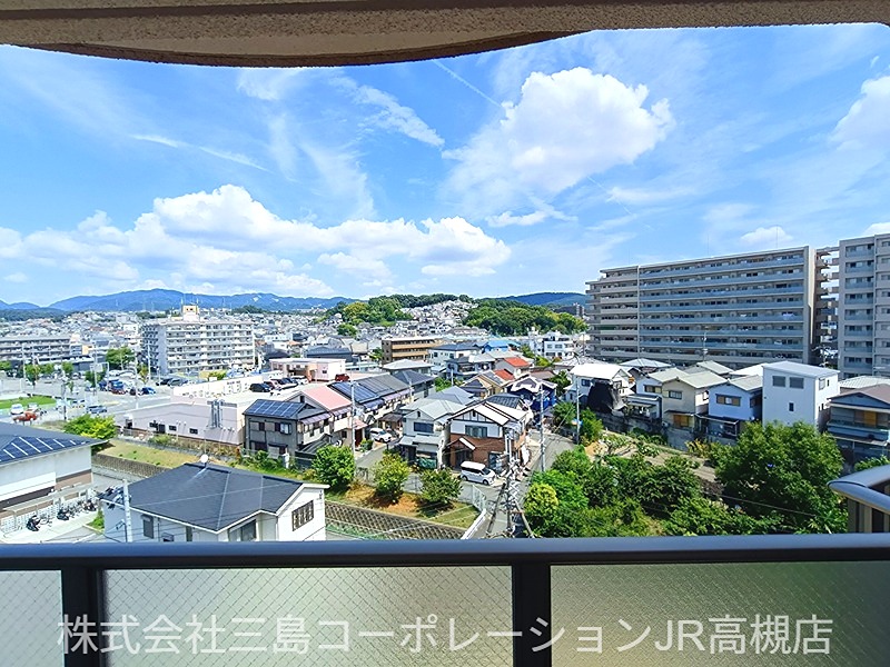 ■バルコニーからの眺望/7階バルコニーからの心地よい眺望。夜には綺麗な景色も楽しめます。 コープ野村高槻A棟 その他