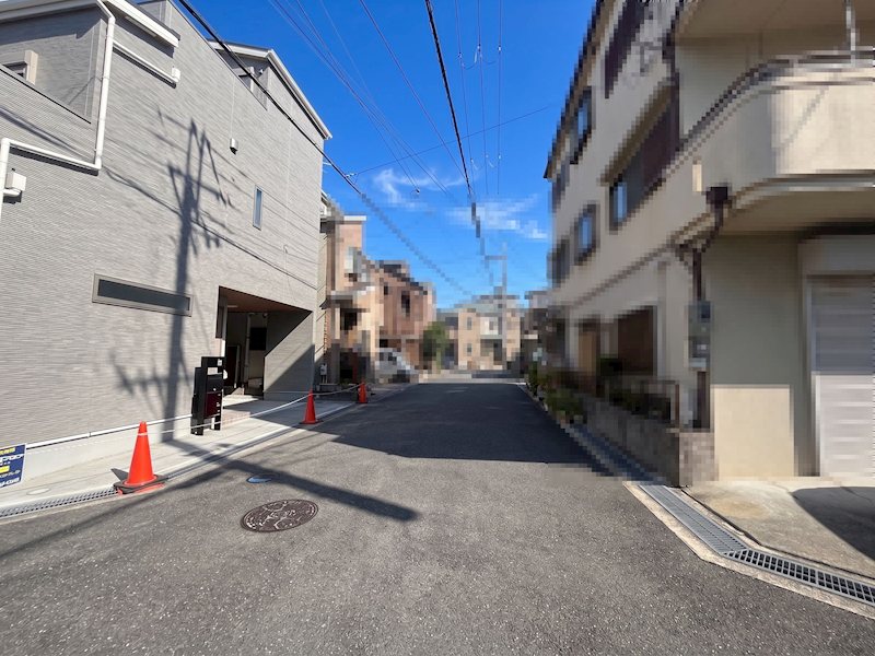 SUMIKA 茨木市上野町 新築一戸建 現地写真（前面道路含む現地写真）