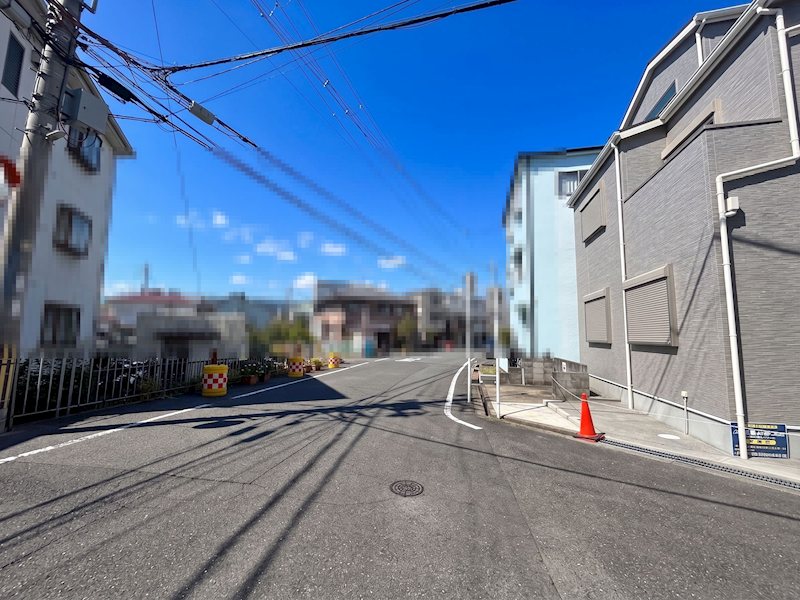 SUMIKA 茨木市上野町 新築一戸建 現地写真（前面道路含む現地写真）