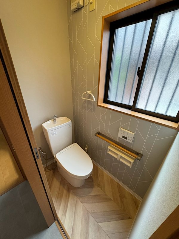 茨木市春日1丁目　中古一戸建 内観写真（トイレ）