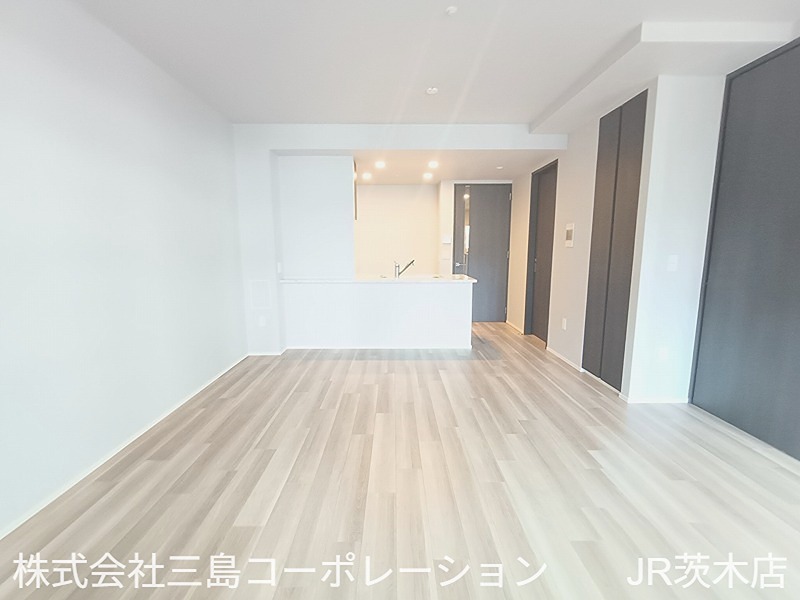 ジオ茨木中穂積 内観写真（リビング）