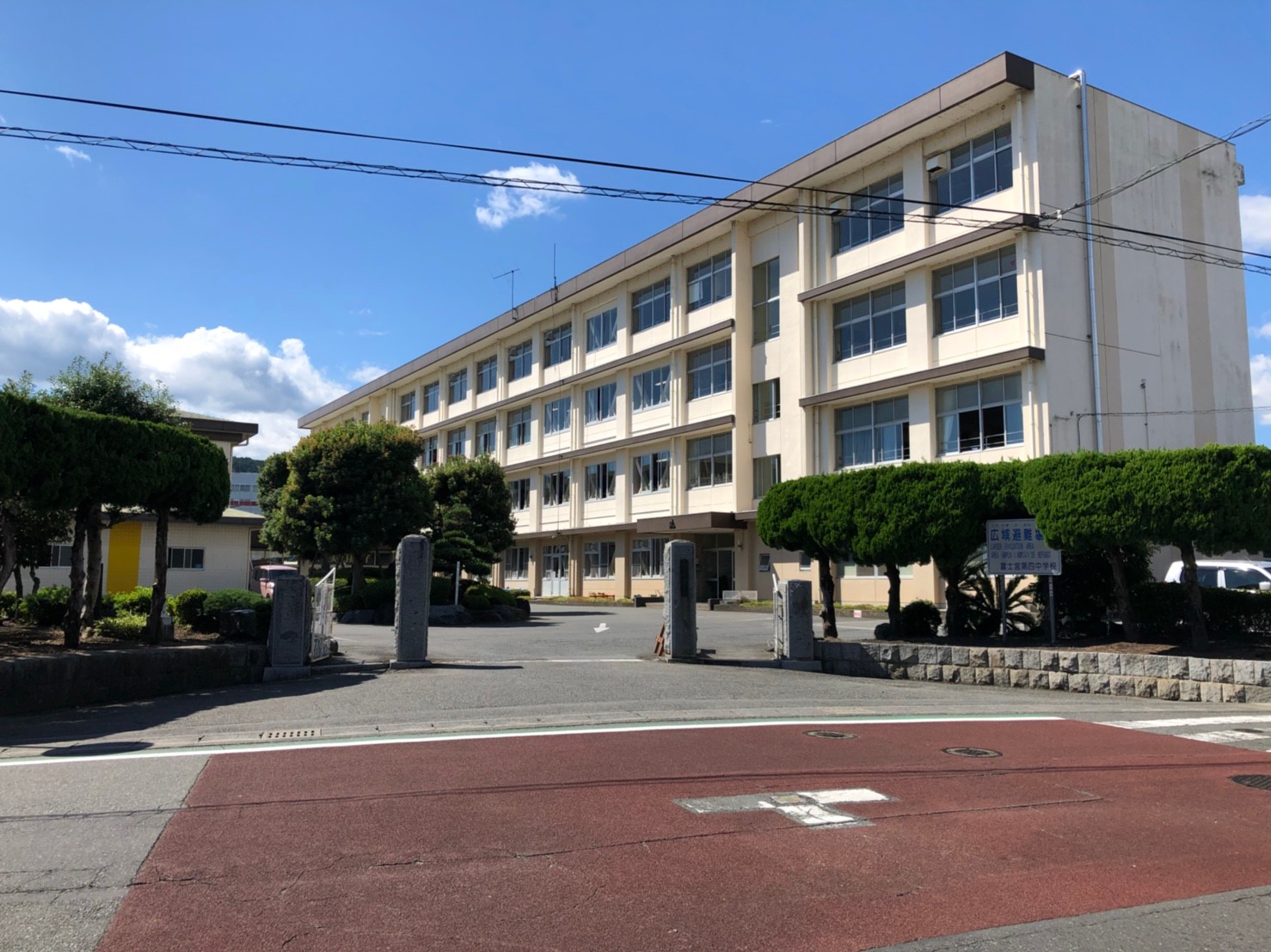 リフォーム済！【デグチエステート】K～富士宮市淀平町359　中古～ 中学校