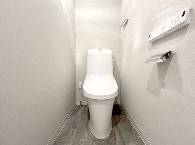 神奈川県横浜市中区新山下３丁目 内観写真（トイレ）