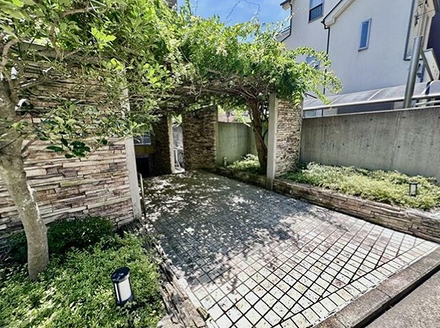 神奈川県横浜市中区根岸旭台 現地写真（庭）