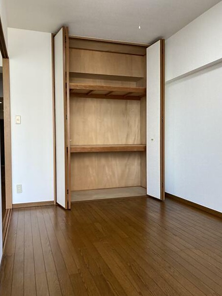 神奈川県横浜市中区末吉町３丁目 内観写真（リビング）
