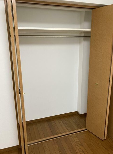 神奈川県横浜市中区末吉町３丁目 内観写真（収納）
