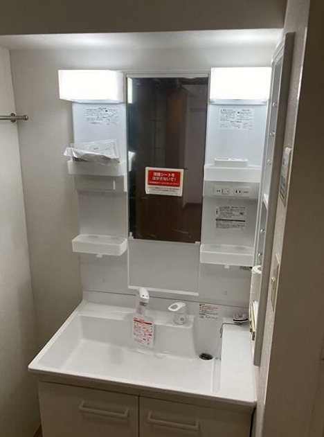 神奈川県横浜市中区末吉町３丁目 内観写真（洗面台・洗面所）