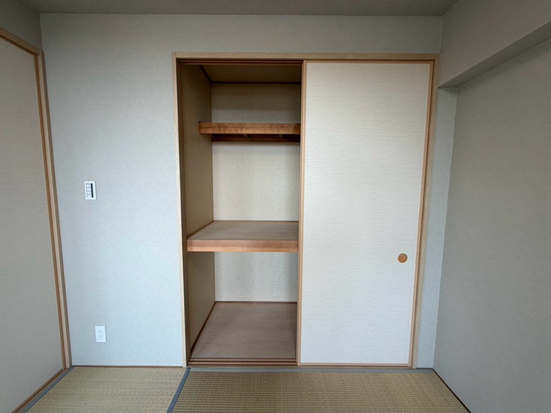 神奈川県横浜市鶴見区東寺尾中台 内観写真（収納）